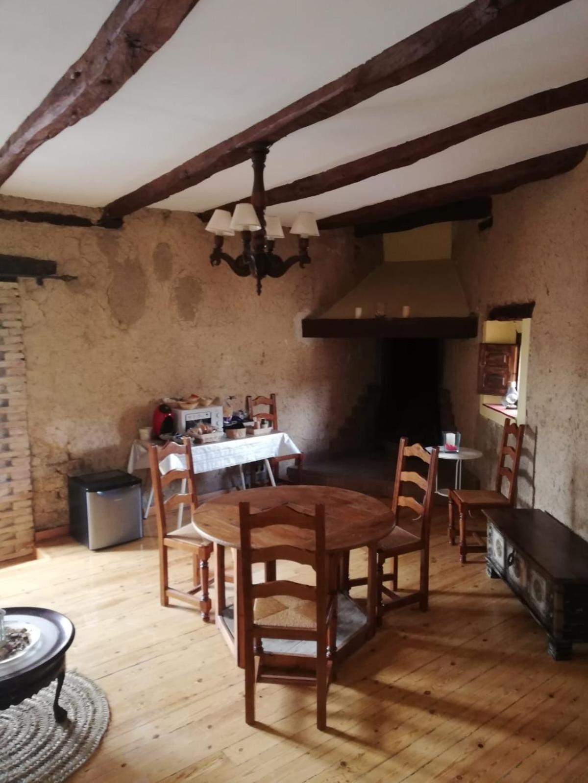 Hotel Restaurante Agapio De Tresnino Quintanilla de Onésimo المظهر الخارجي الصورة